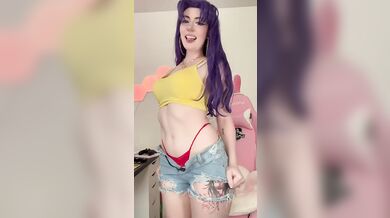 Sexy maminka Resuka ukazuje své sexy tělo