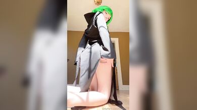 Miamiaof jezdí na svém dildu jako Tatsumaki