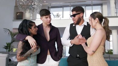 Yasmina Khan a Catherine Knight si vyměňují partnery ve čtyřce