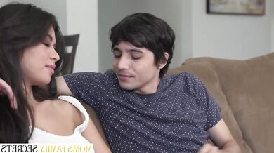 Crystal Clark a Scarlett Alexis se nechávají oplodnit