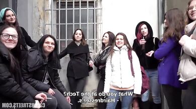 Sereyna Gomez kouří ptáka po sbalení na ulici